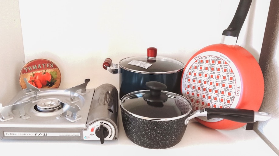 Gas stove, pots and pans