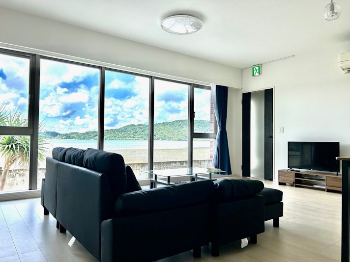 リビングから海