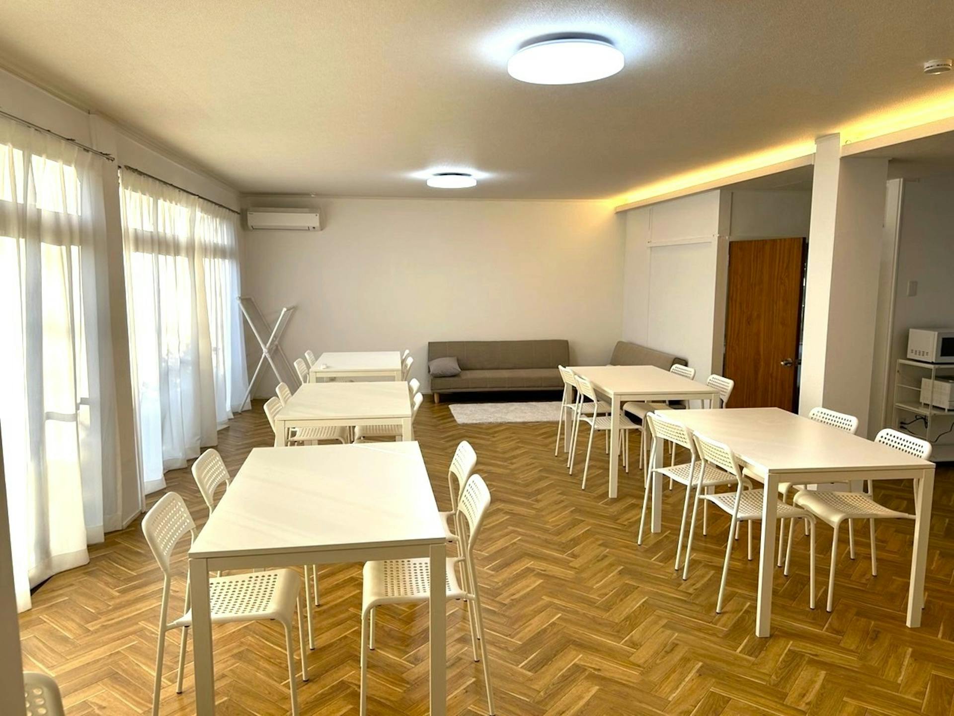 壁にプロジェクター投影できます！