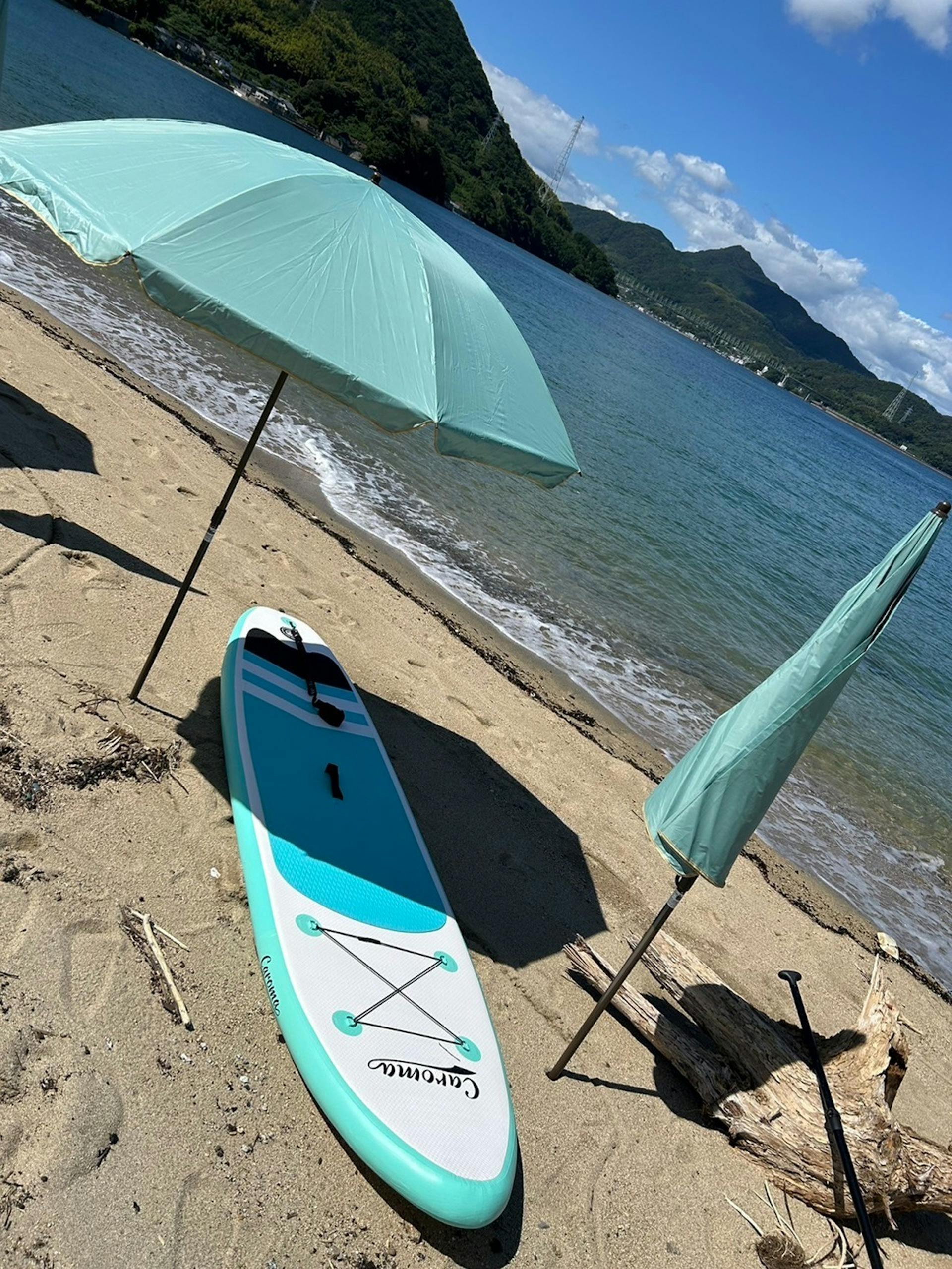 パラソル×6、SUP×3の無料貸出しあり。※SUPのご利用は経験者同伴に限ります