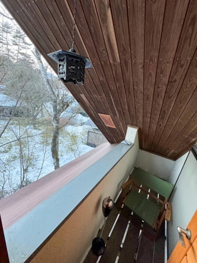 喫煙所からは草津の大自然が見えます。