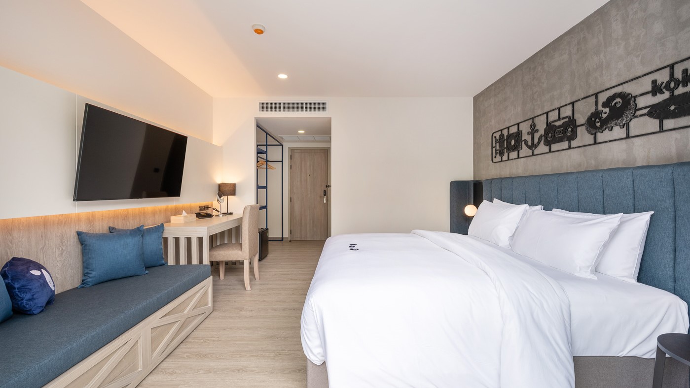 KOKO COUPLE POOL ACCESS