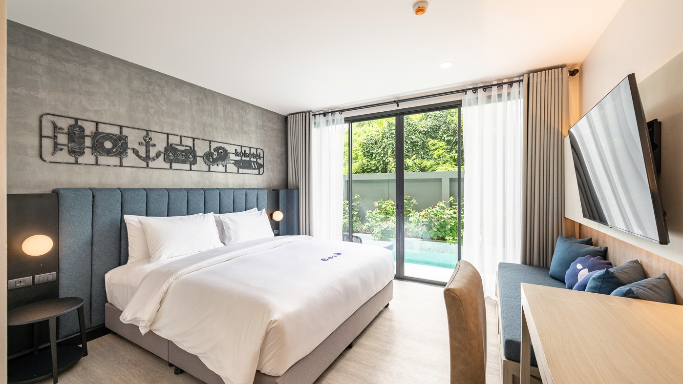 KOKO COUPLE POOL ACCESS