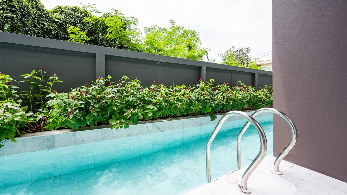 KOKO COUPLE POOL ACCESS