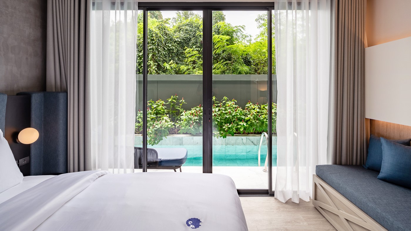 KOKO COUPLE POOL ACCESS