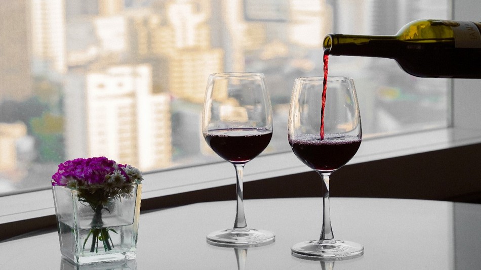 エグゼクティブクラブラウンジ　場所：24階　イブニングカクテル 時間：午後17時-午後19時