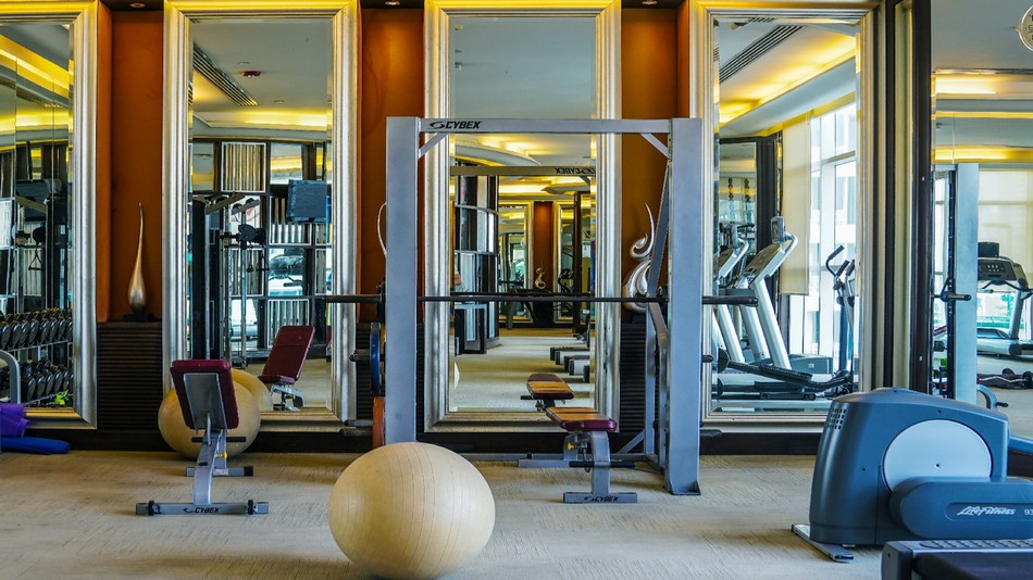 フィットネスセンター　24時間