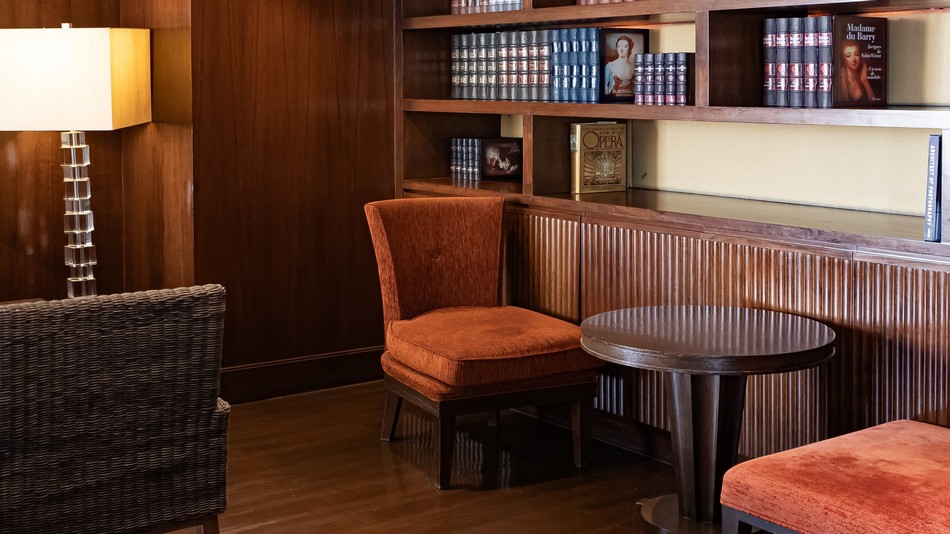 エグゼクティブクラブラウンジ　場所：24階　時間：午前11時-午後20時