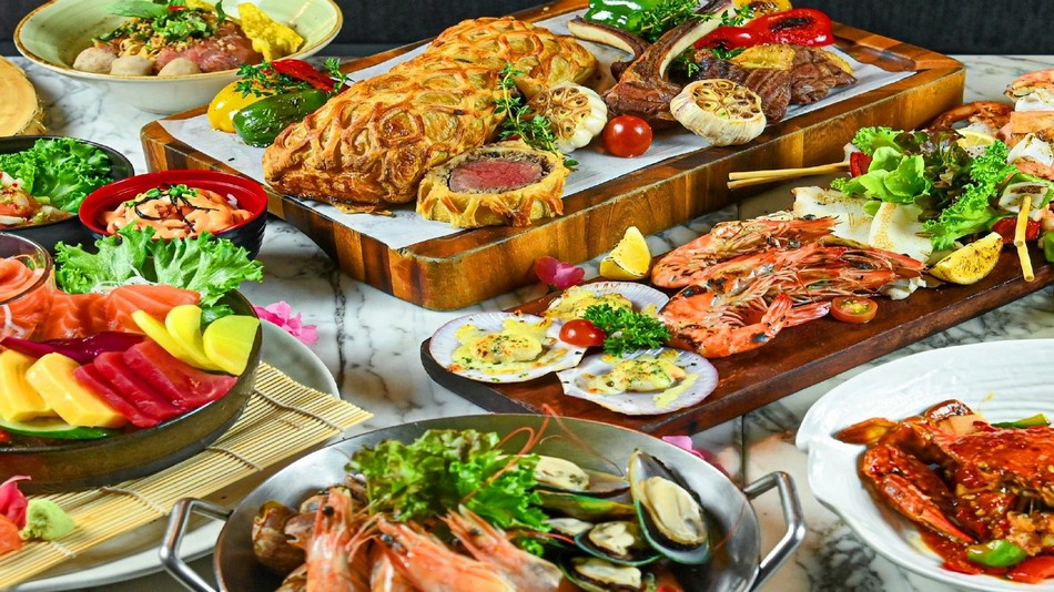 「ATELIER 」レストラン・シーフードブッフェ　場所：2階　営業時間：金・土曜日18時―22時半