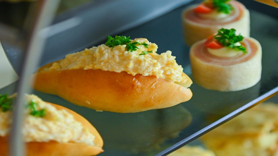 「Flourworx」 クラシック・イングリッシュスタイルアフタヌーンティーロビー階：13時‐16時