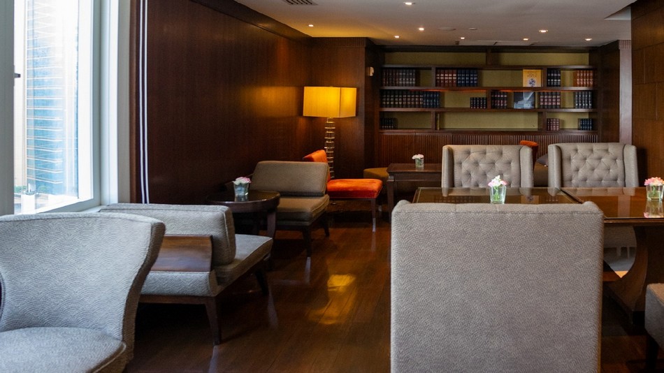 エグゼクティブクラブラウンジ　場所：24階　　時間：午前11時-午後20時