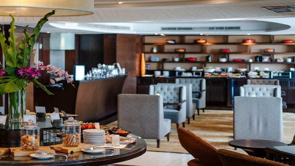 エグゼクティブクラブラウンジ　場所：24階　場所：24階　イブニングカクテル 時間：午後17時-午後