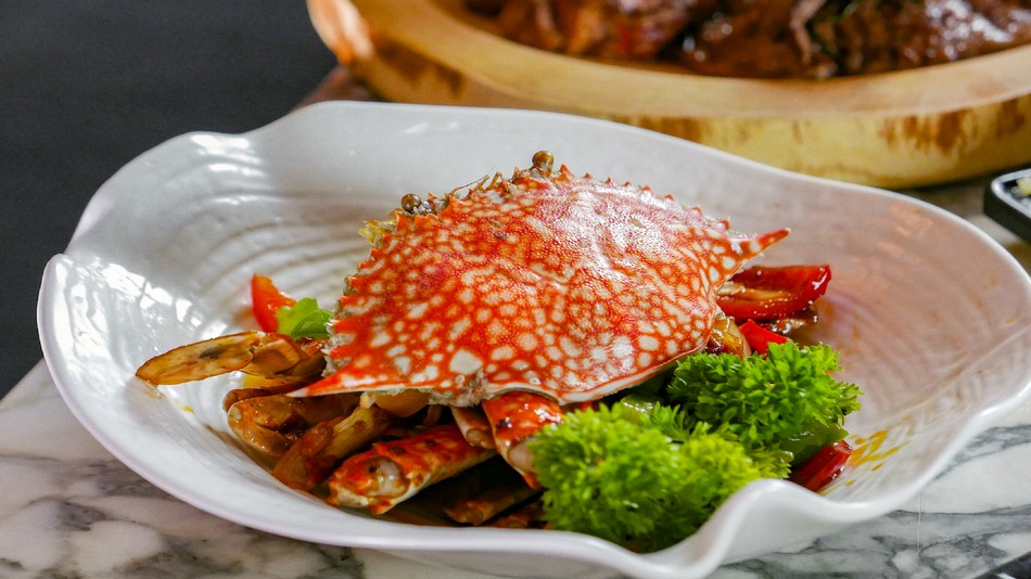 「ATELIER 」レストラン・シーフードブッフェ　場所：2階　営業時間：金・土曜日18時―22時半