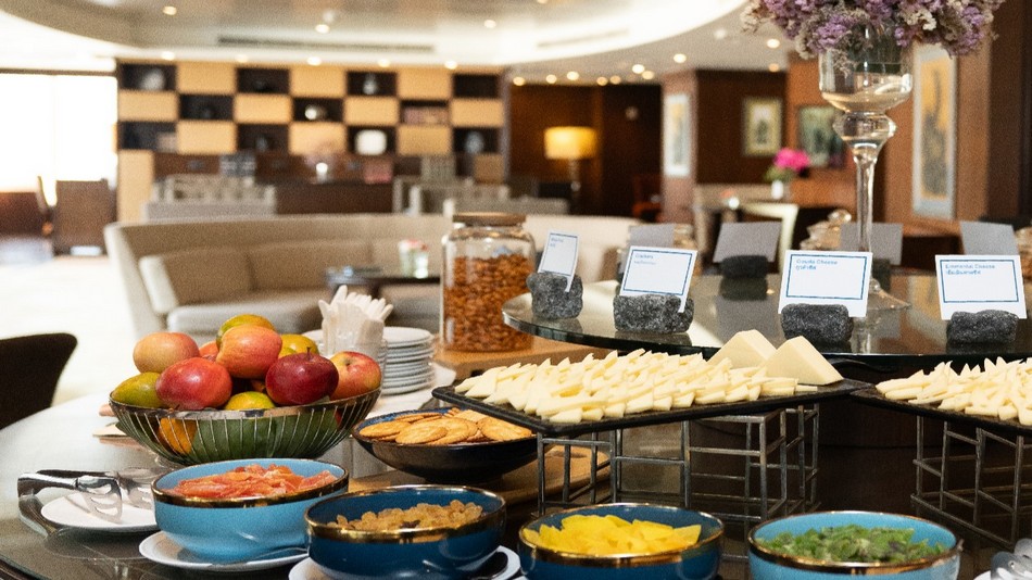 エグゼクティブクラブラウンジ　場所：24階　場所：24階　イブニングカクテル 時間：午後17時-午後