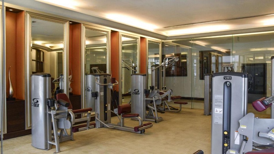 フィットネスセンター　24時間