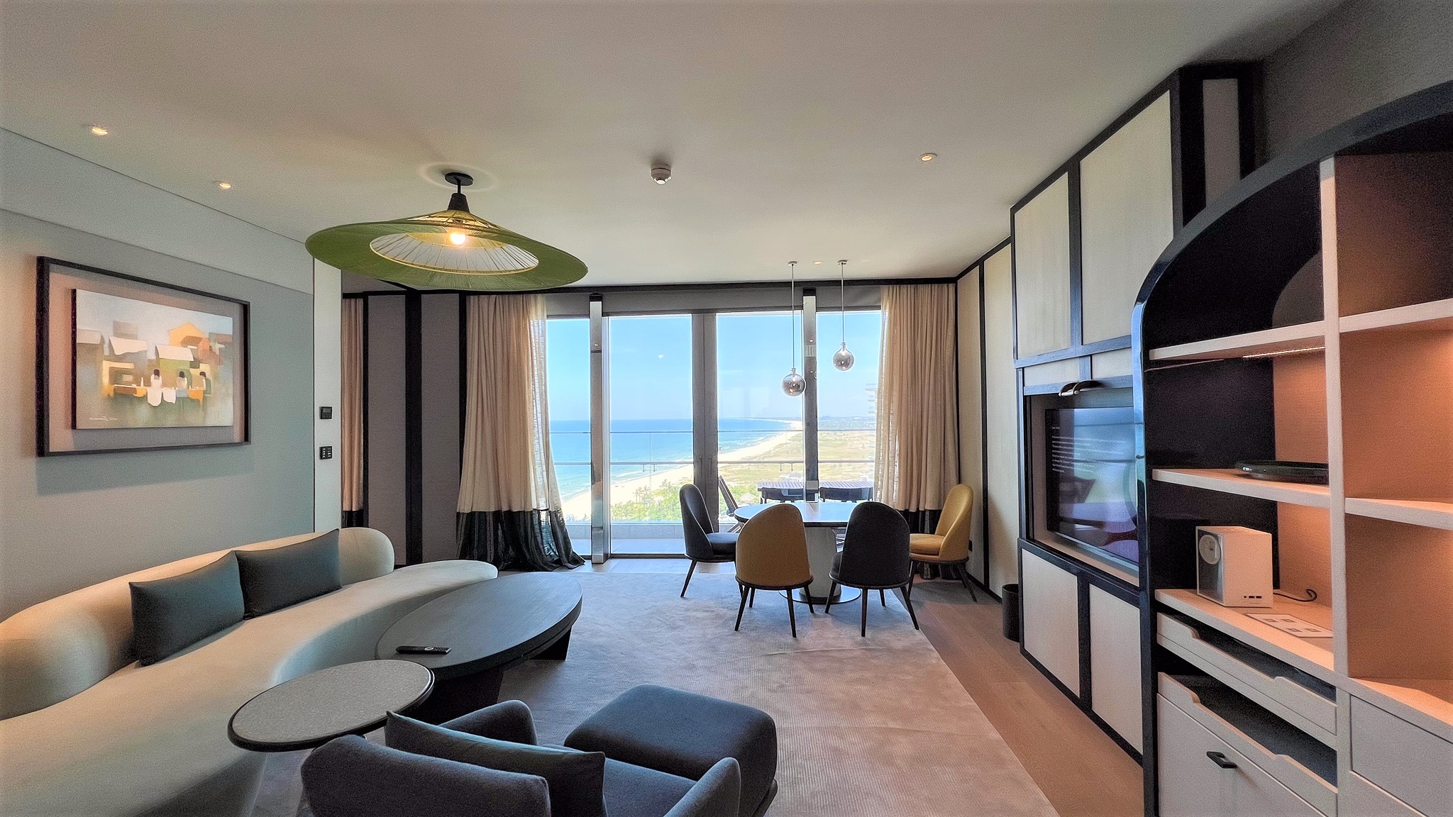 Deluxe Ocean View Suite