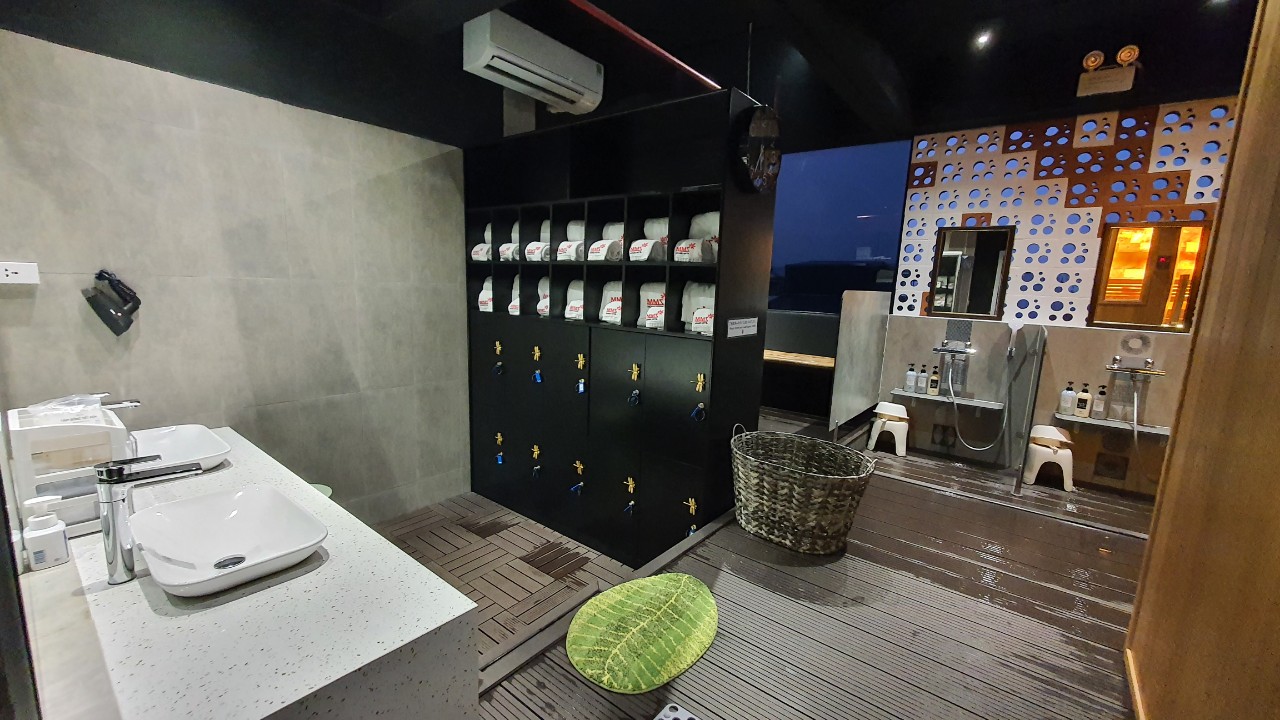 男性専用の大浴場（露天風呂）