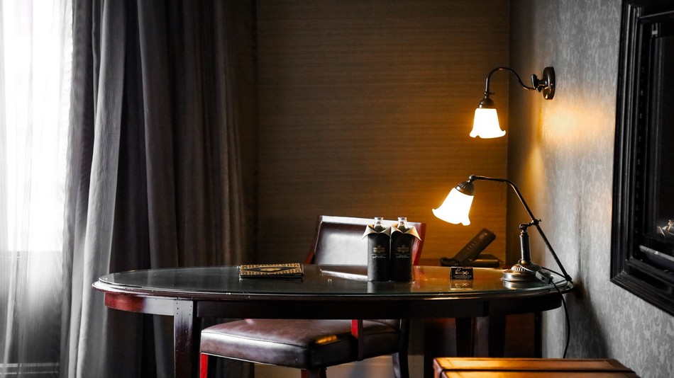 ライティング・デスク