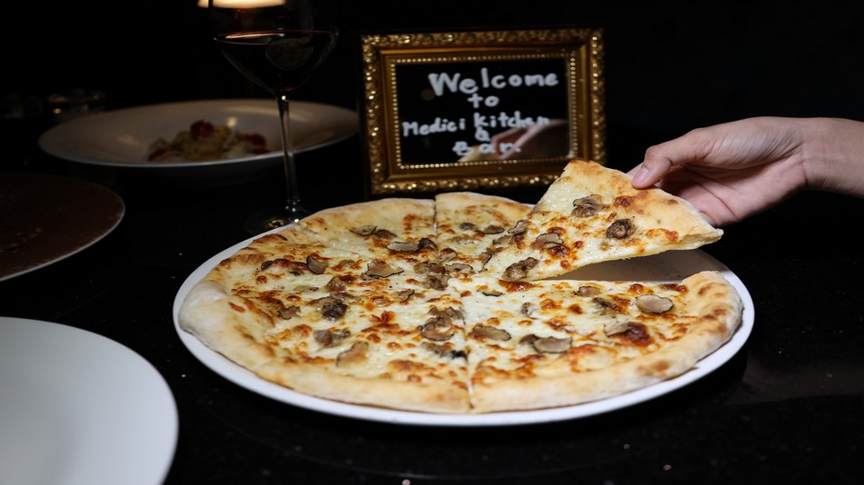 「Medici 」キッチン & バー・バンコク