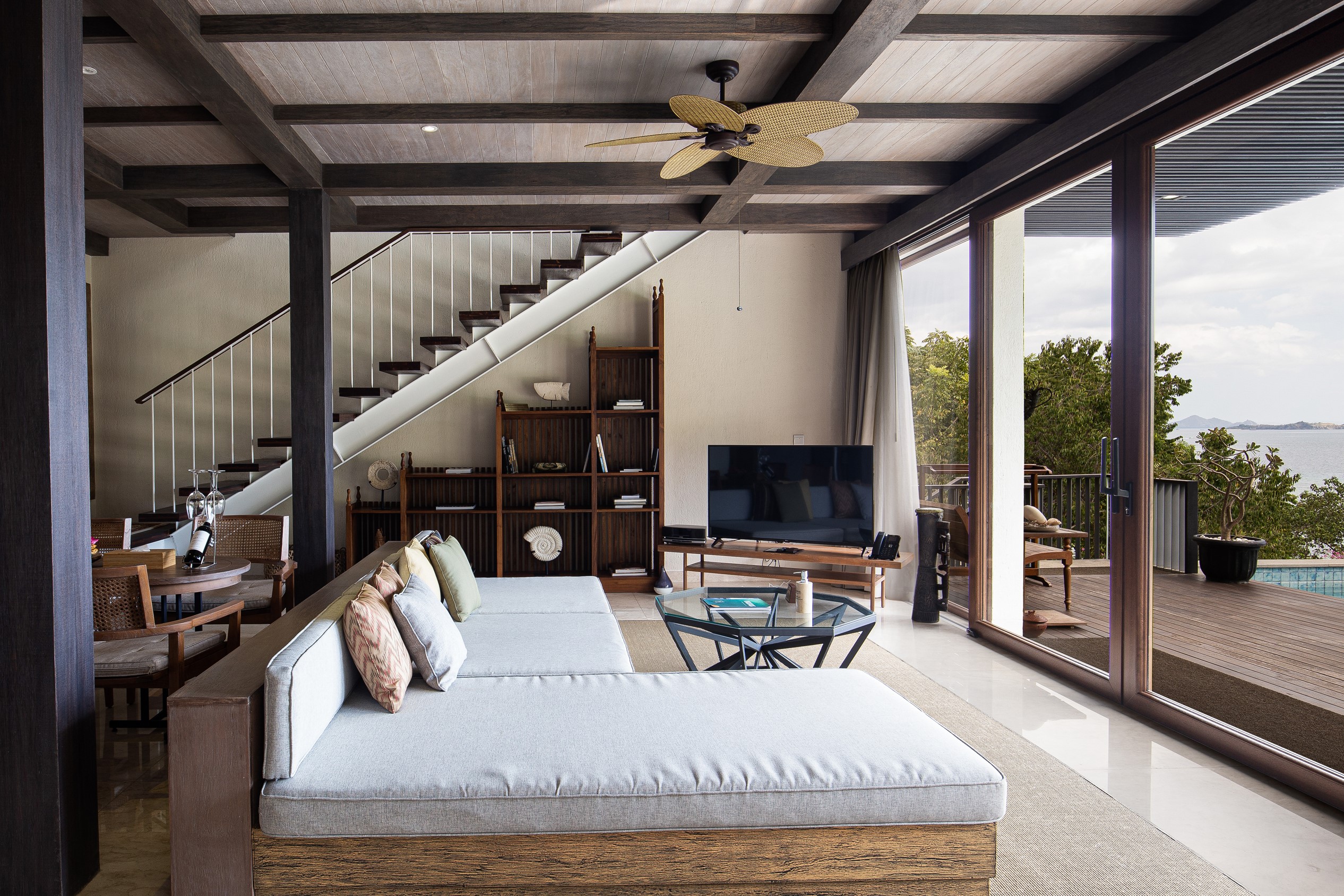 ハンギング 　プール　レジデンス　－例