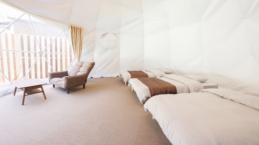 ・【ドームB】シングルベッド3台・簡易ベッド1台設置。最大4名様までご宿泊可です