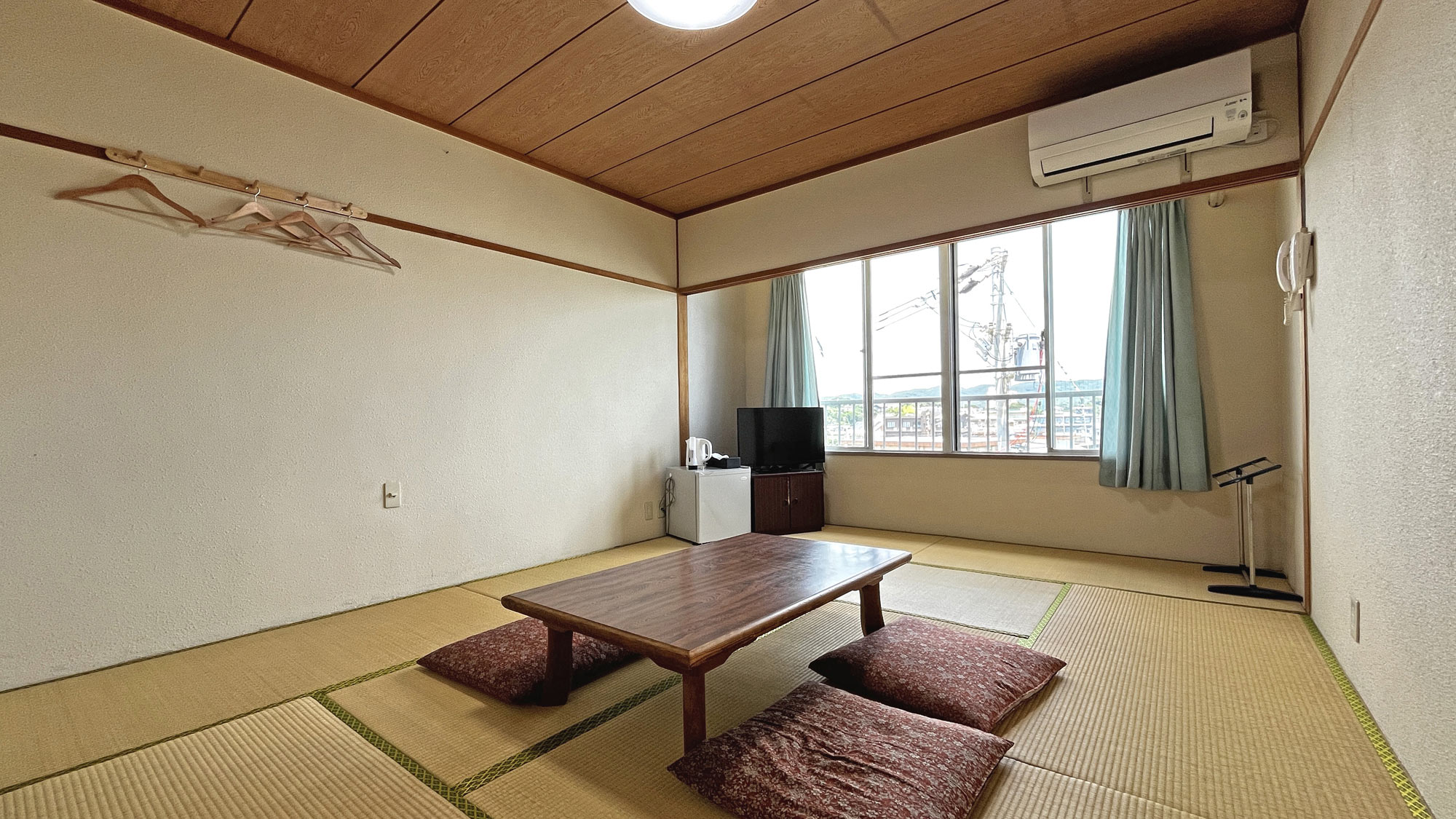 客室_和室10畳のお部屋。温水洗浄トイレ洗面付*