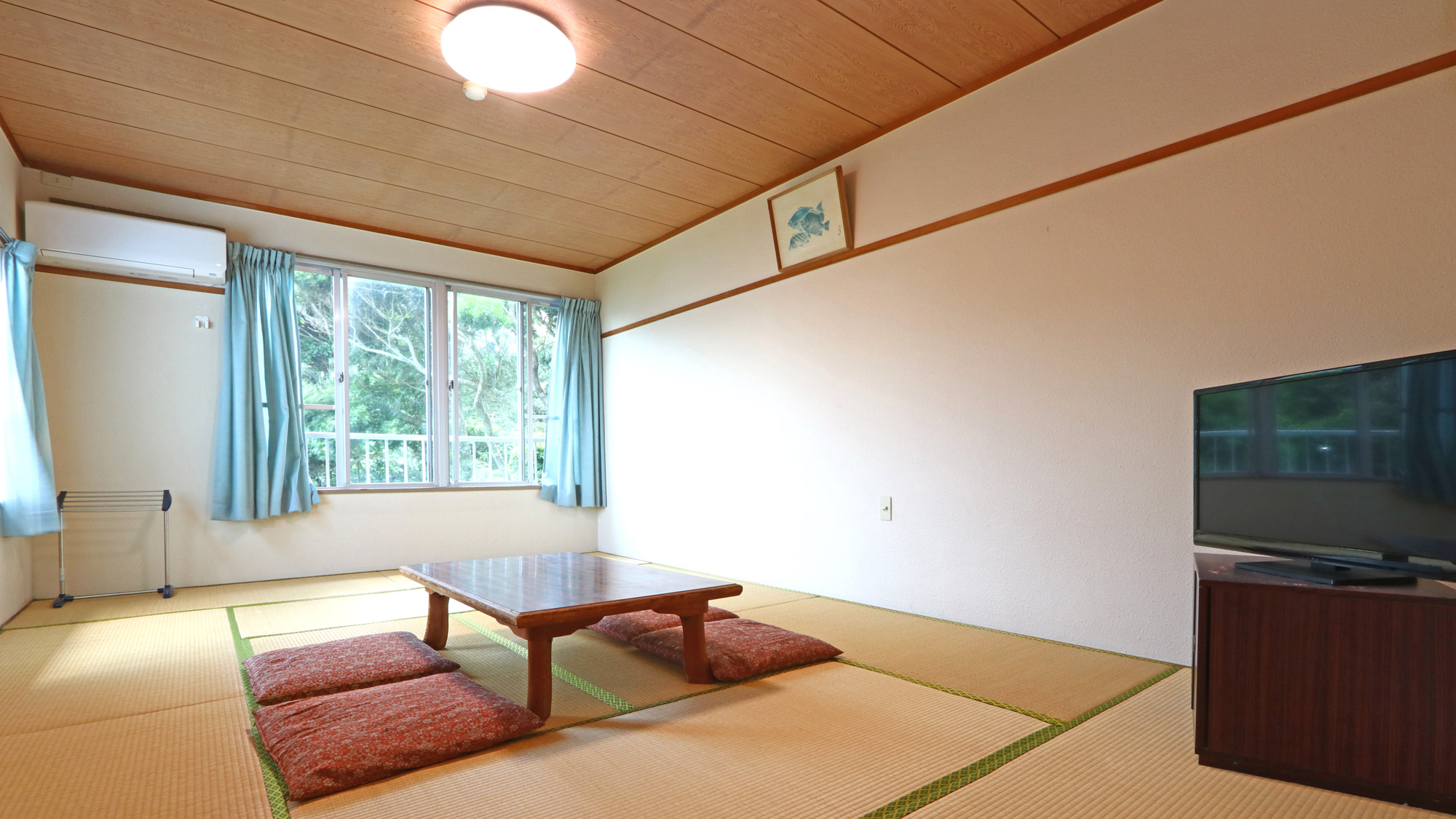 客室_和室12畳のお部屋。広々とお使いいただけます*