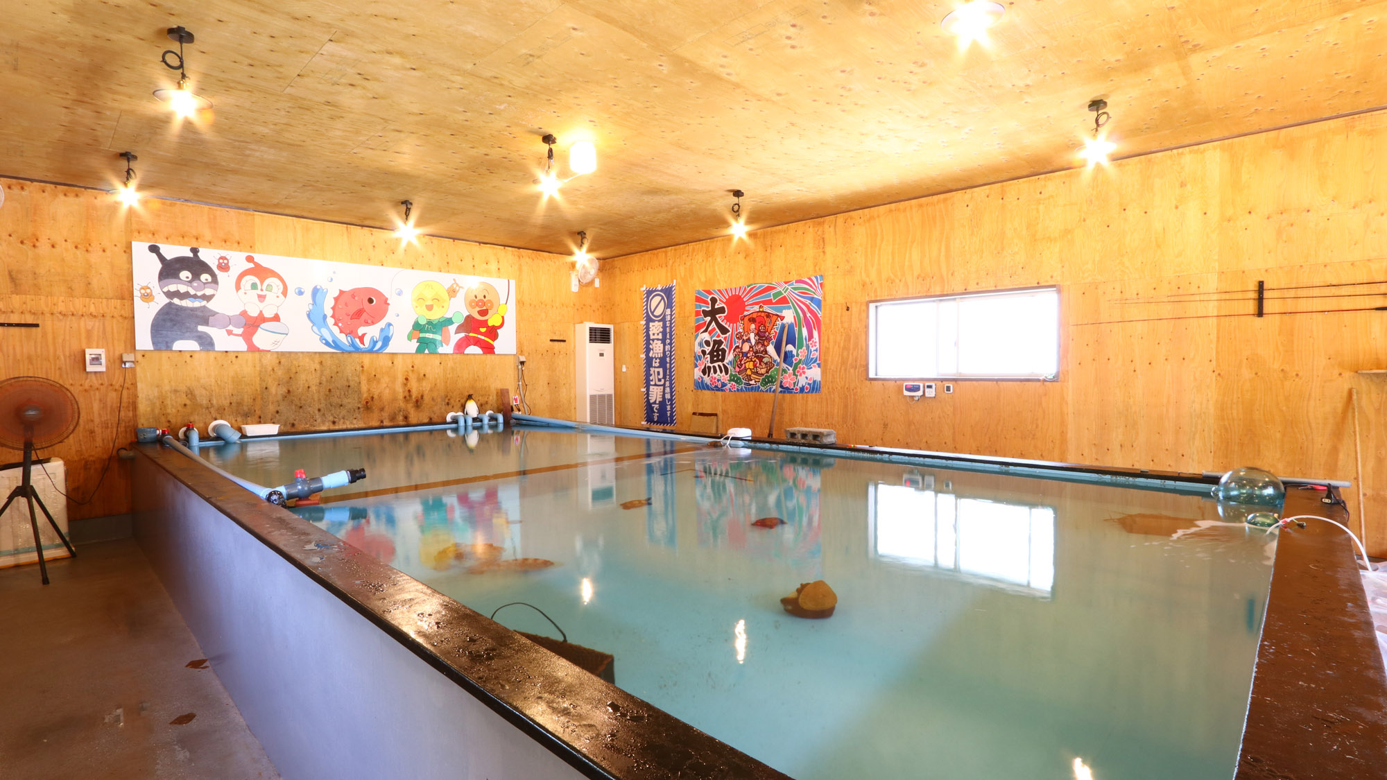 施設_釣り生け簀_こちらで釣りを楽しんでいただいて夕食にご提供いたします*