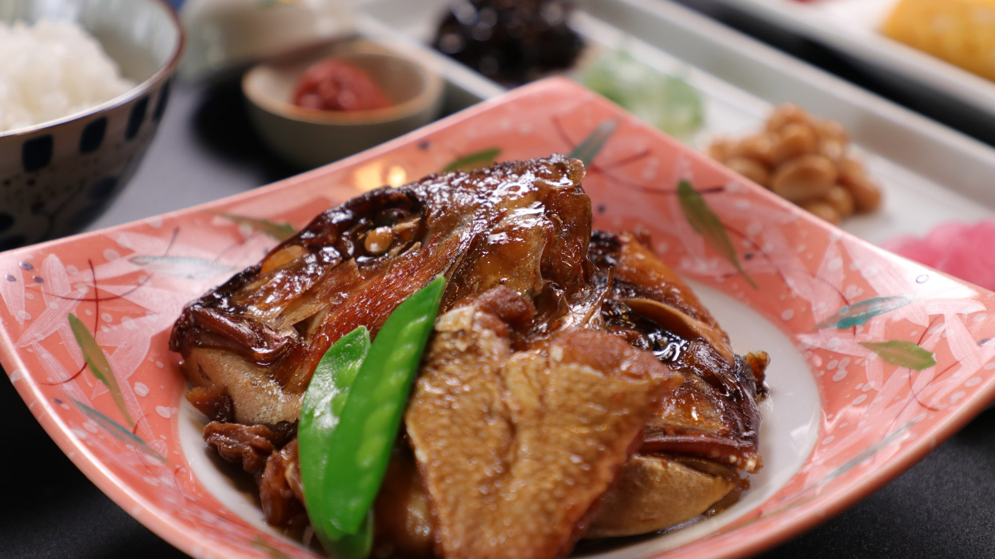 料理_朝食_朝食煮魚一例。鯛のあら煮*