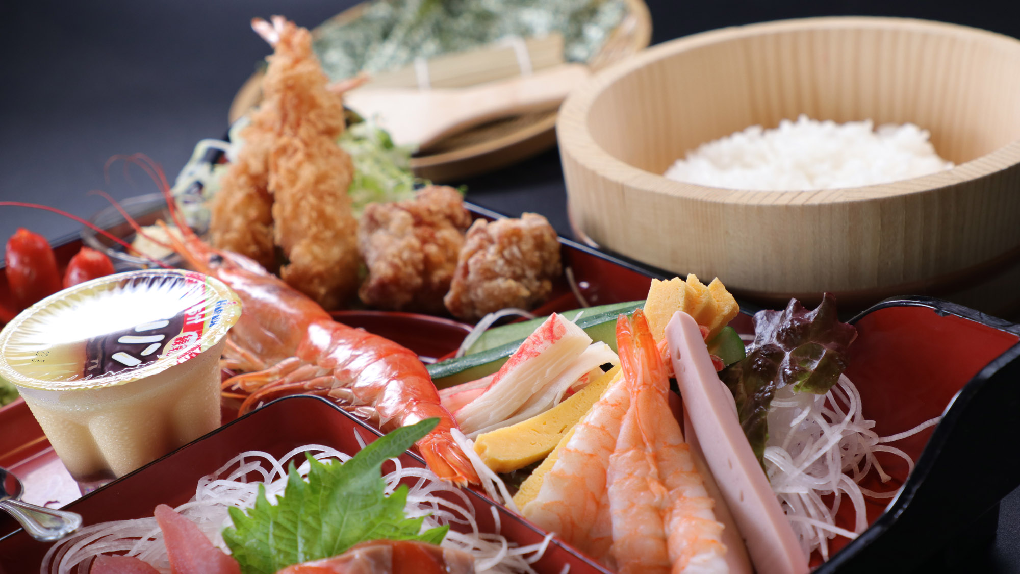 料理_夕食_お子様手巻き御膳はふっくらご飯とパリッとした海苔が自慢 *