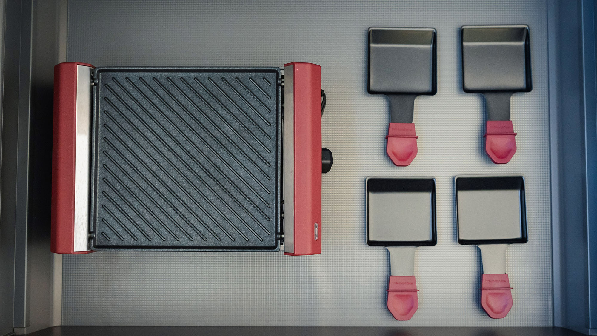 ・【キッチン】手軽にチーズ料理が楽しめるラクレット＆チーズフォンデュメーカー