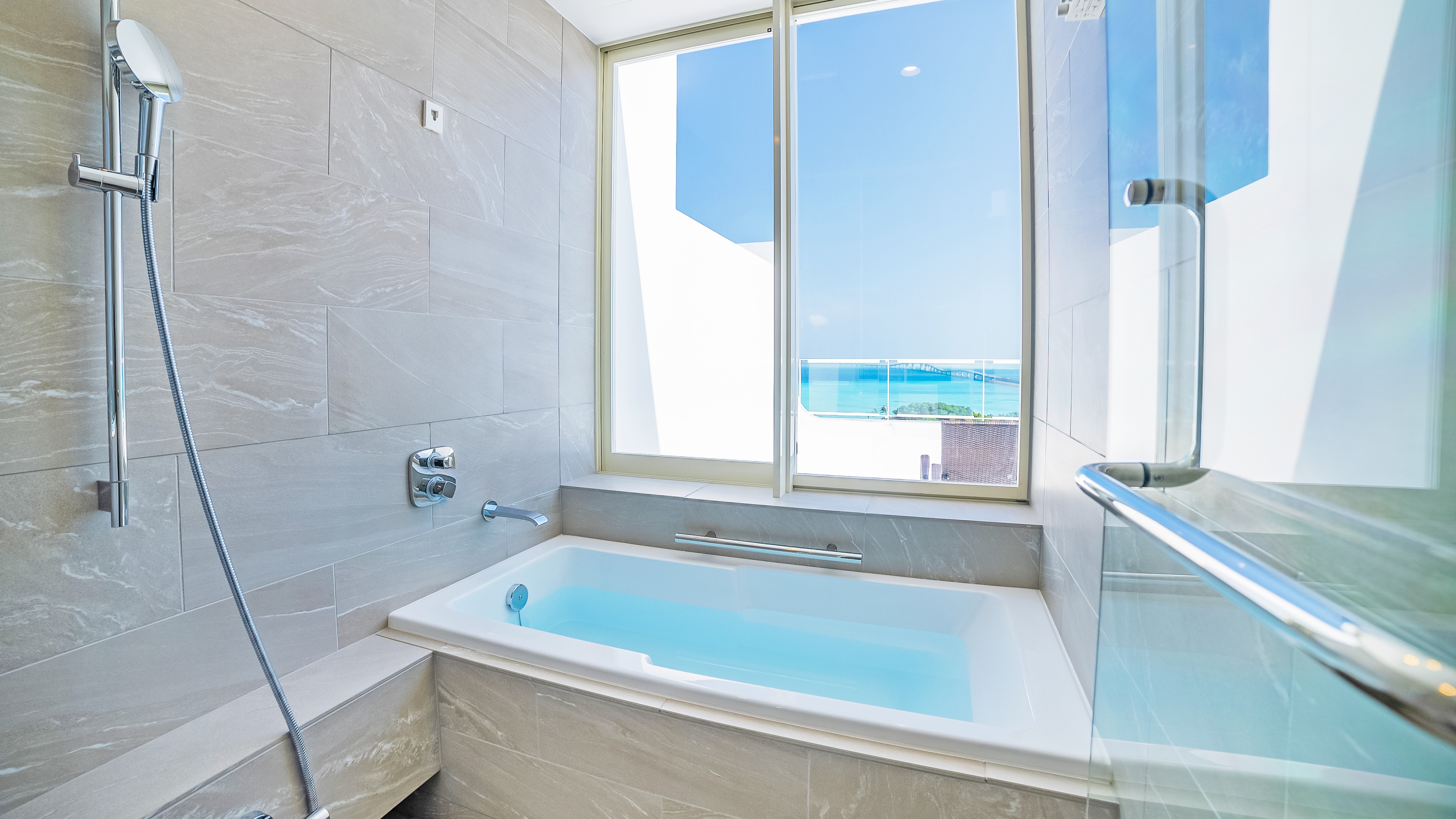 ジュニアスイート