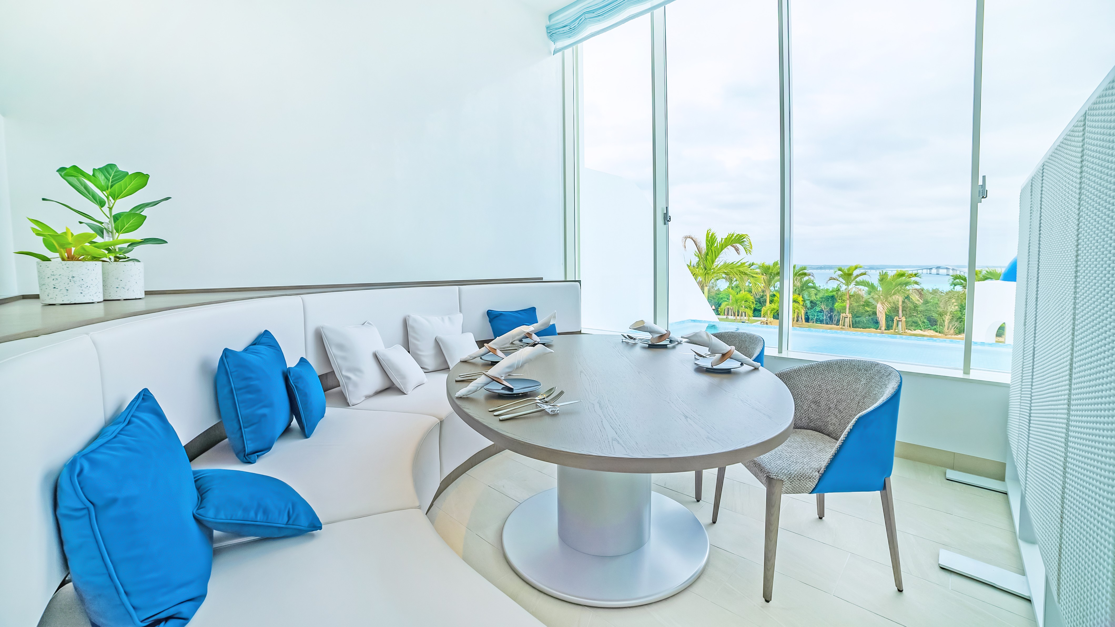 レストラン「The Olivea」