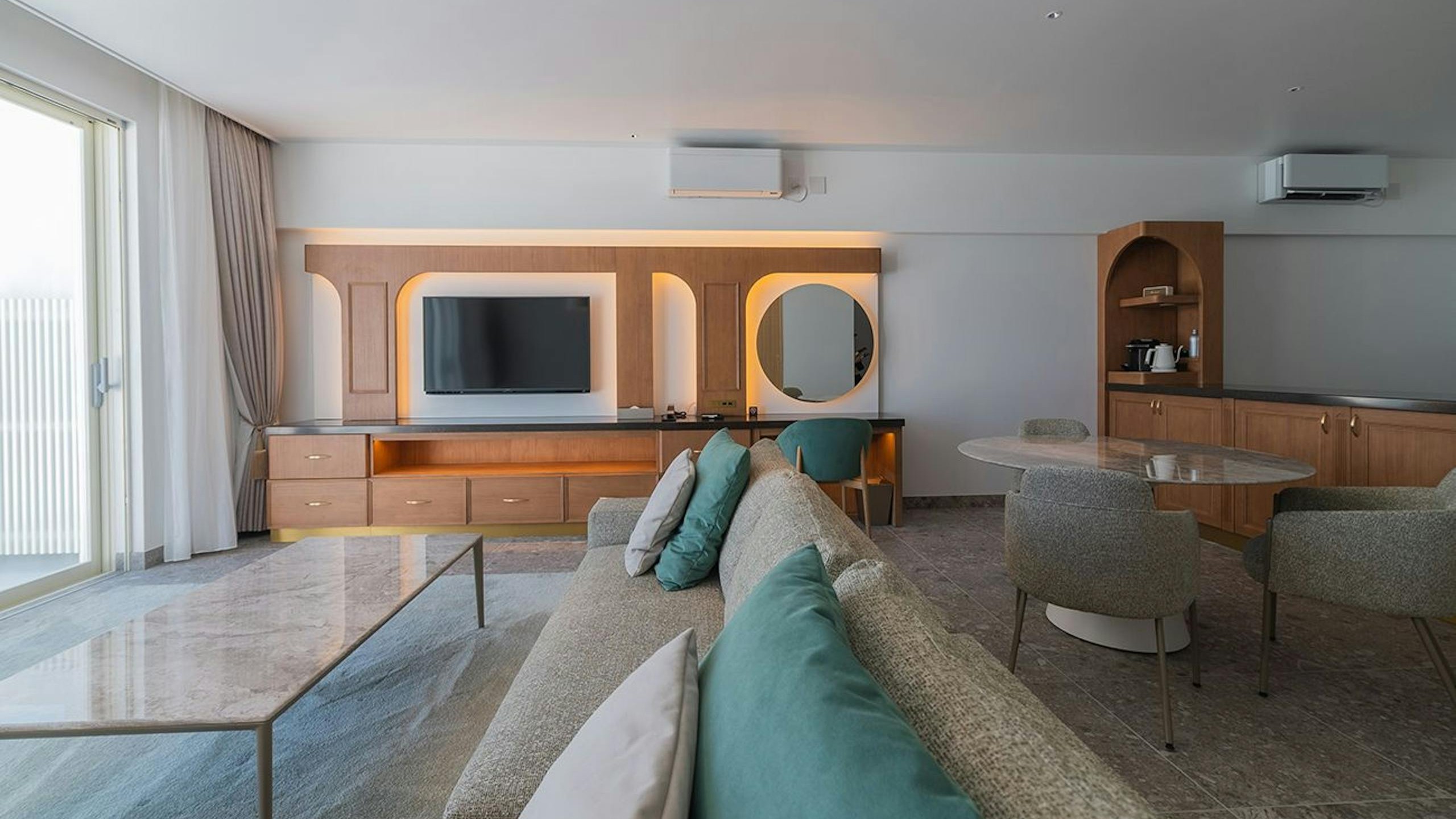 ジュニアスイート