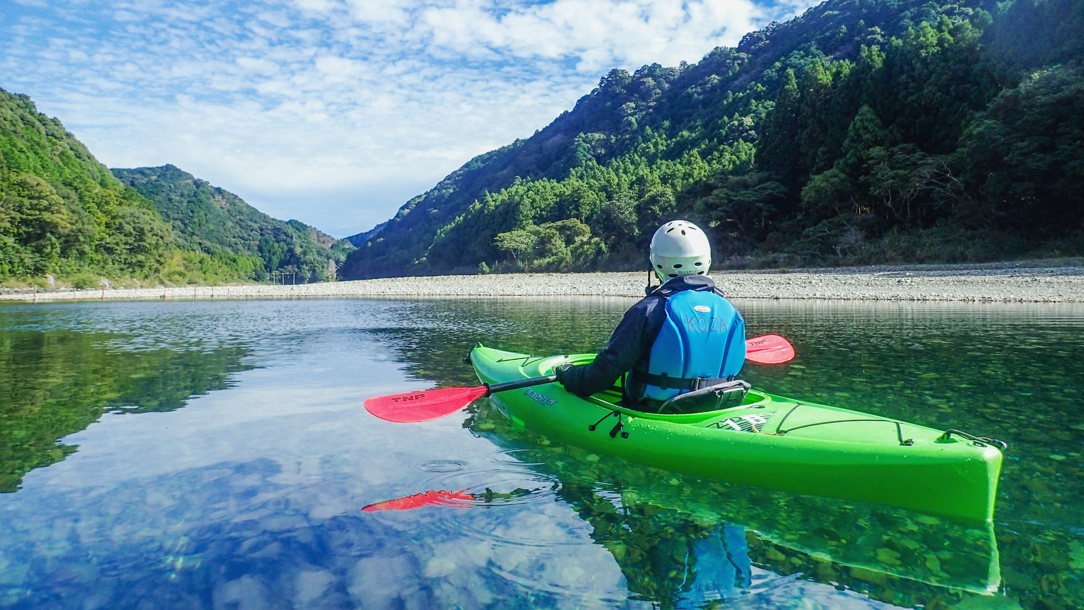 【古座川】カヌーやSUPなどのアクティビティが楽しめます。