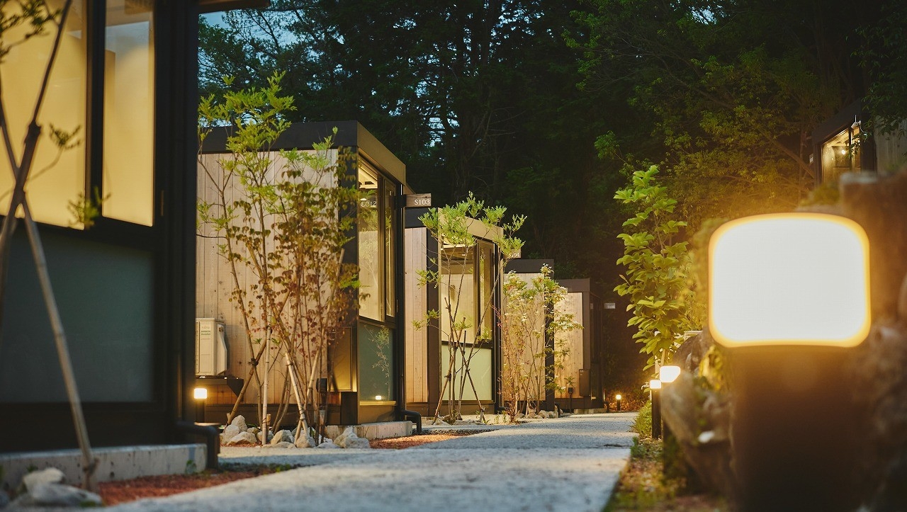 【年末年始限定】温泉×レトロ旅！「いずなか」で迎える特別な年越しステイ♪（老舗温泉旅館の入浴券付）