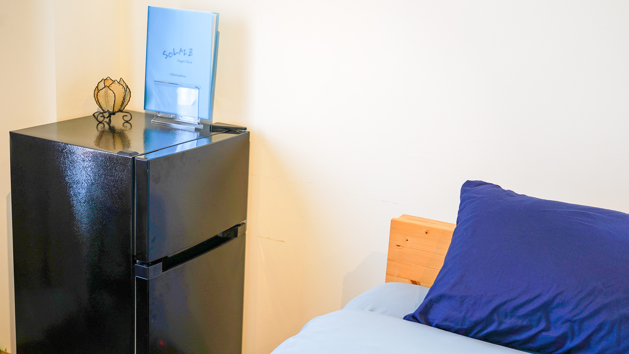 ・【冷蔵庫】客室内に冷蔵庫完備。いつでも冷えたお飲み物が飲むことができます