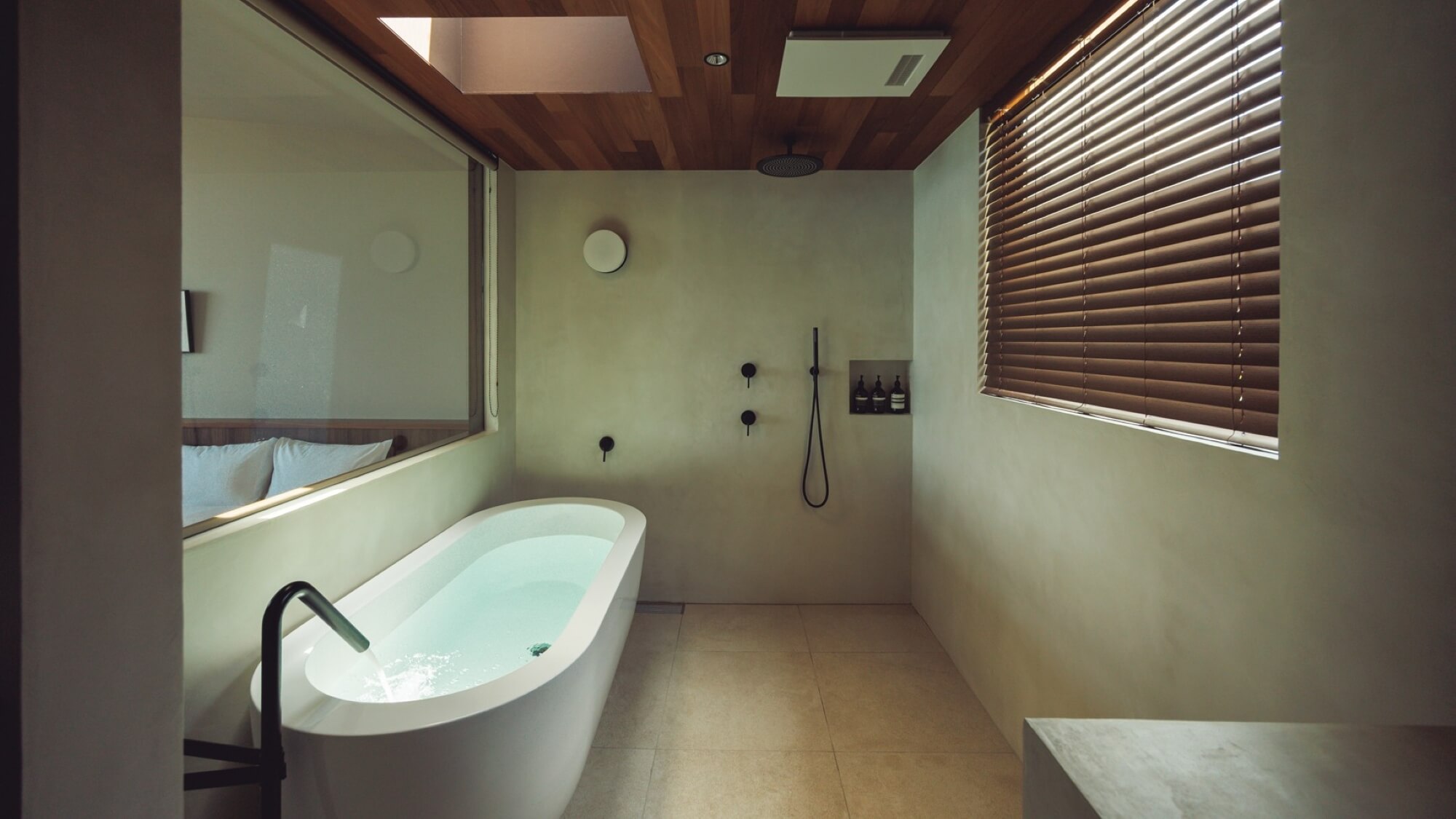 ■ジュニアスイート：バスルーム