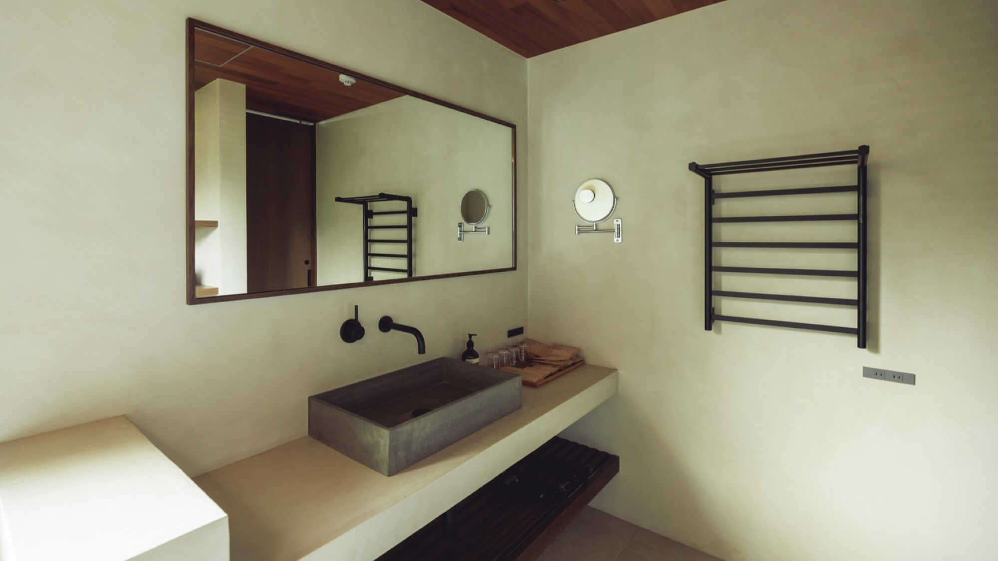 ■ジュニアスイート：洗面エリア