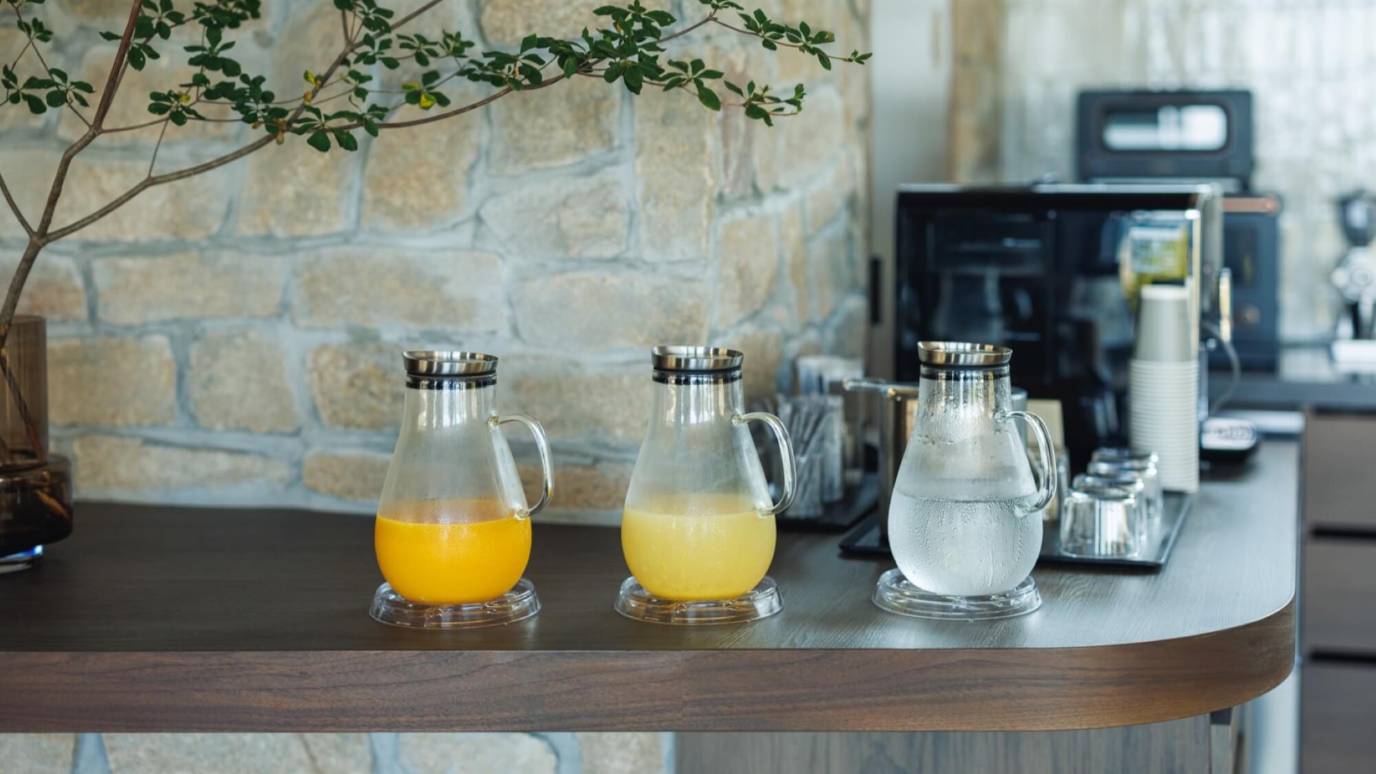 ■宿泊者専用ラウンジ：ドリンク