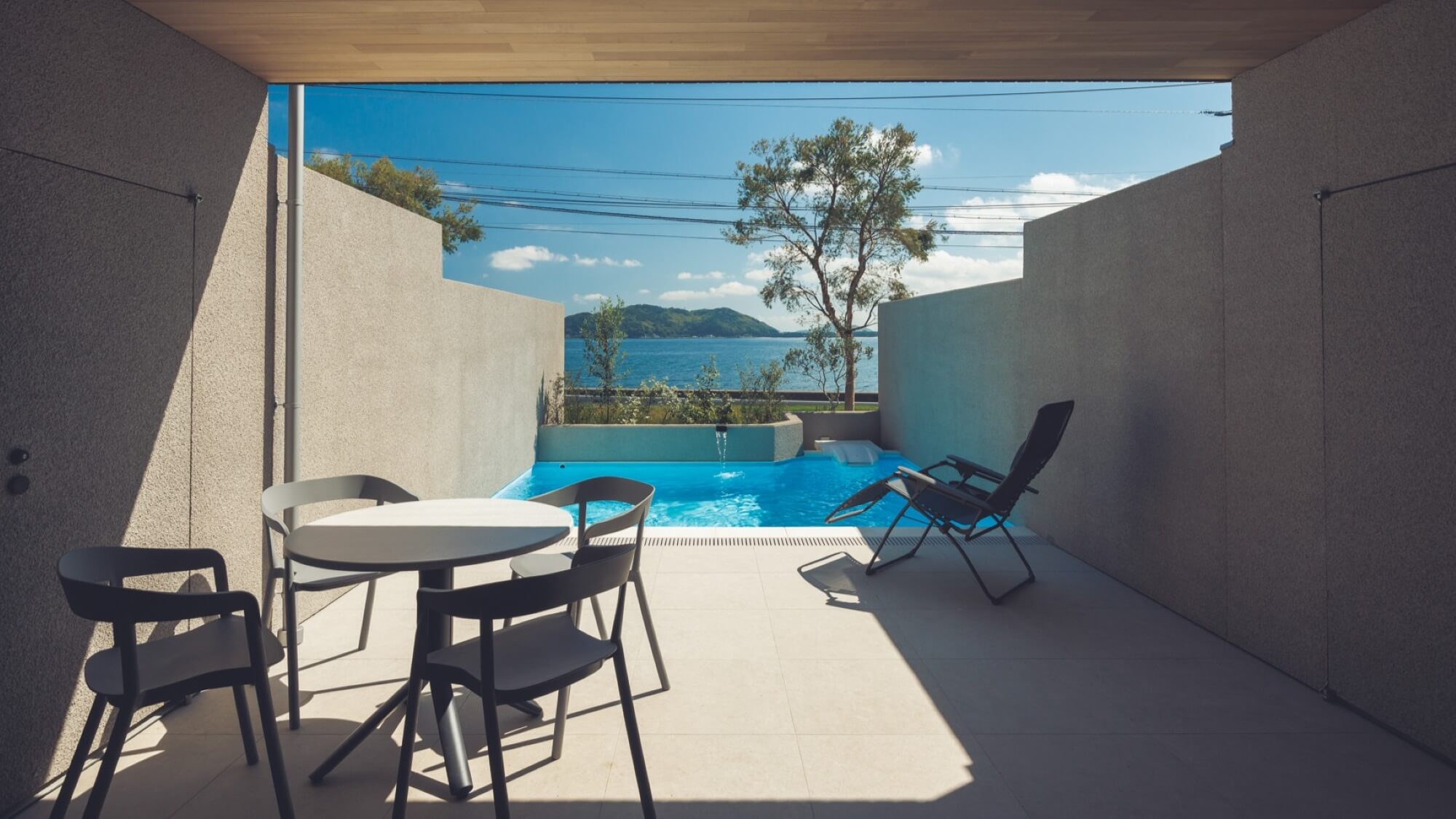 ■ジュニアスイート：プールサイドテラス