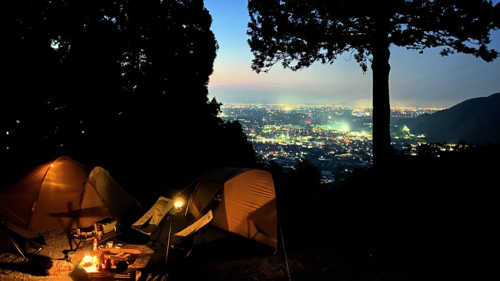 富山県の「ふるさと眺望点」にも選ばれる散居村の夜景