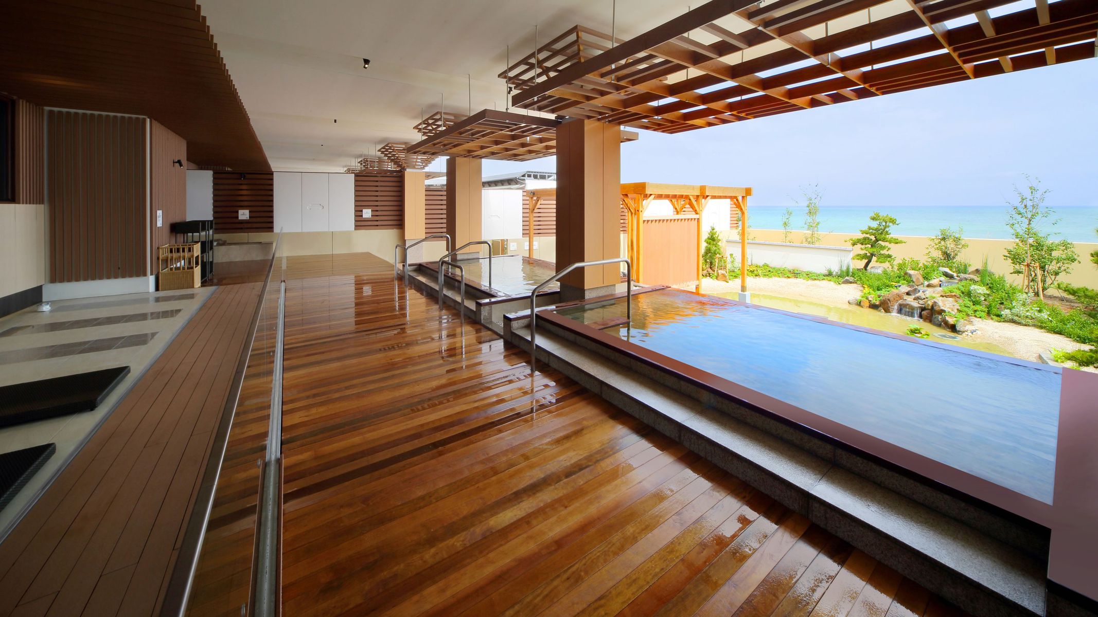 【さき楽60】でお得にステイ　彩り豊かな豪華和洋メニューのバイキング