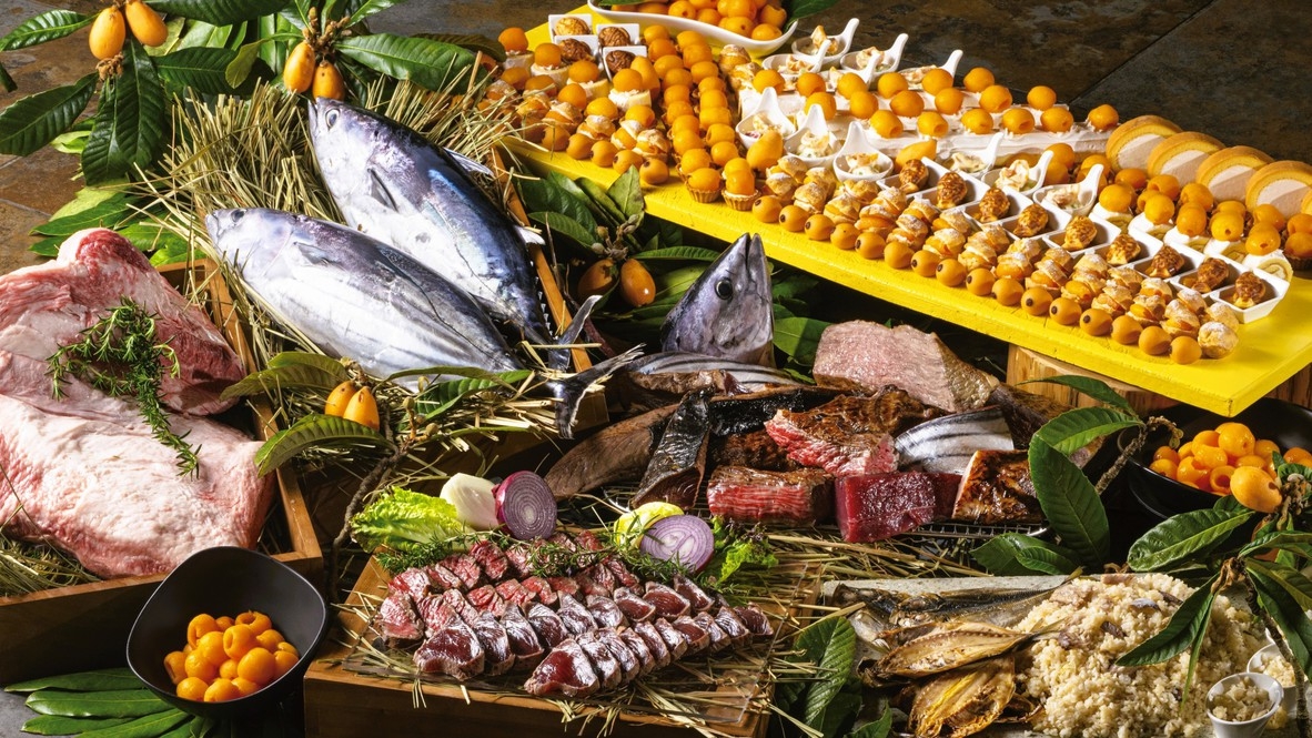 【タイムセール】《初夏限定》びわスイーツ＆藁焼きライブキッチン★バイキング付
