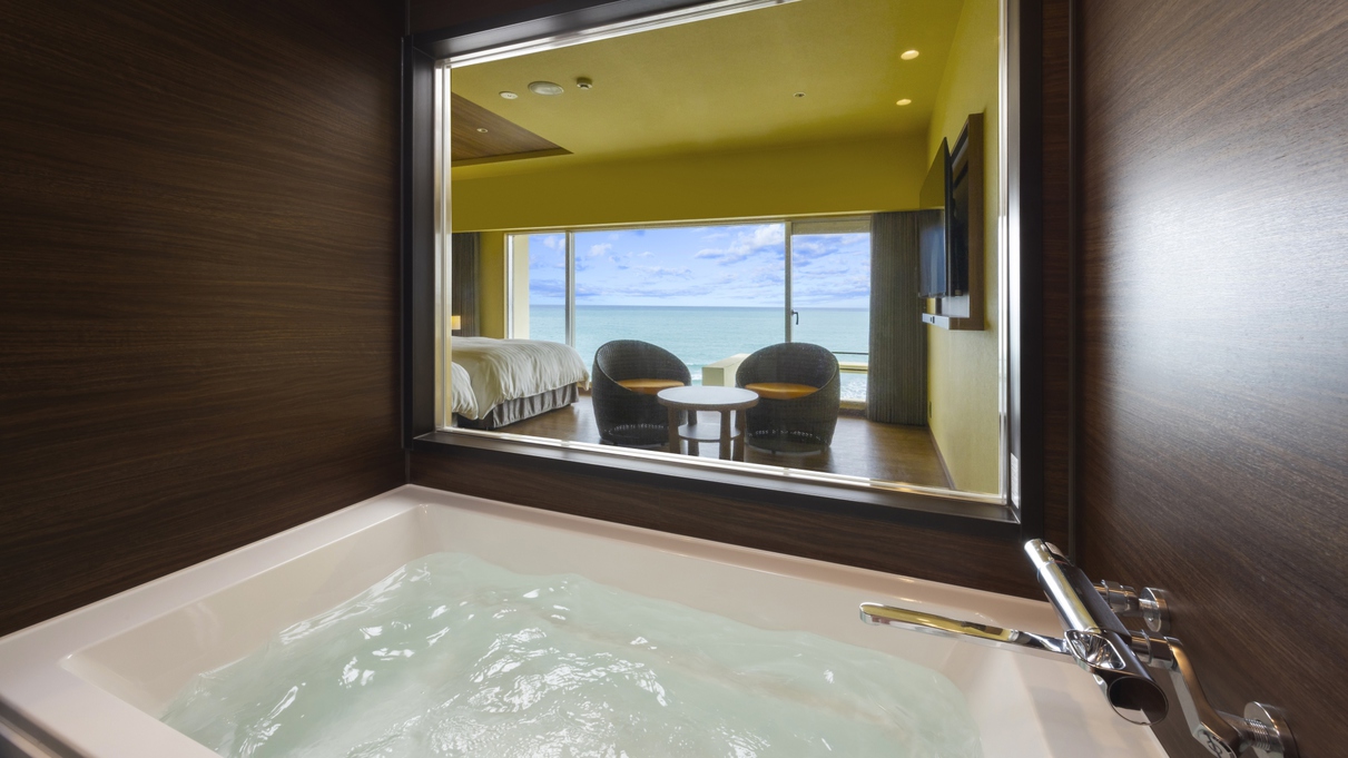 【プレミアムフロア】5階　プレミアムルーム　ビューバス　バスルームからの眺望例