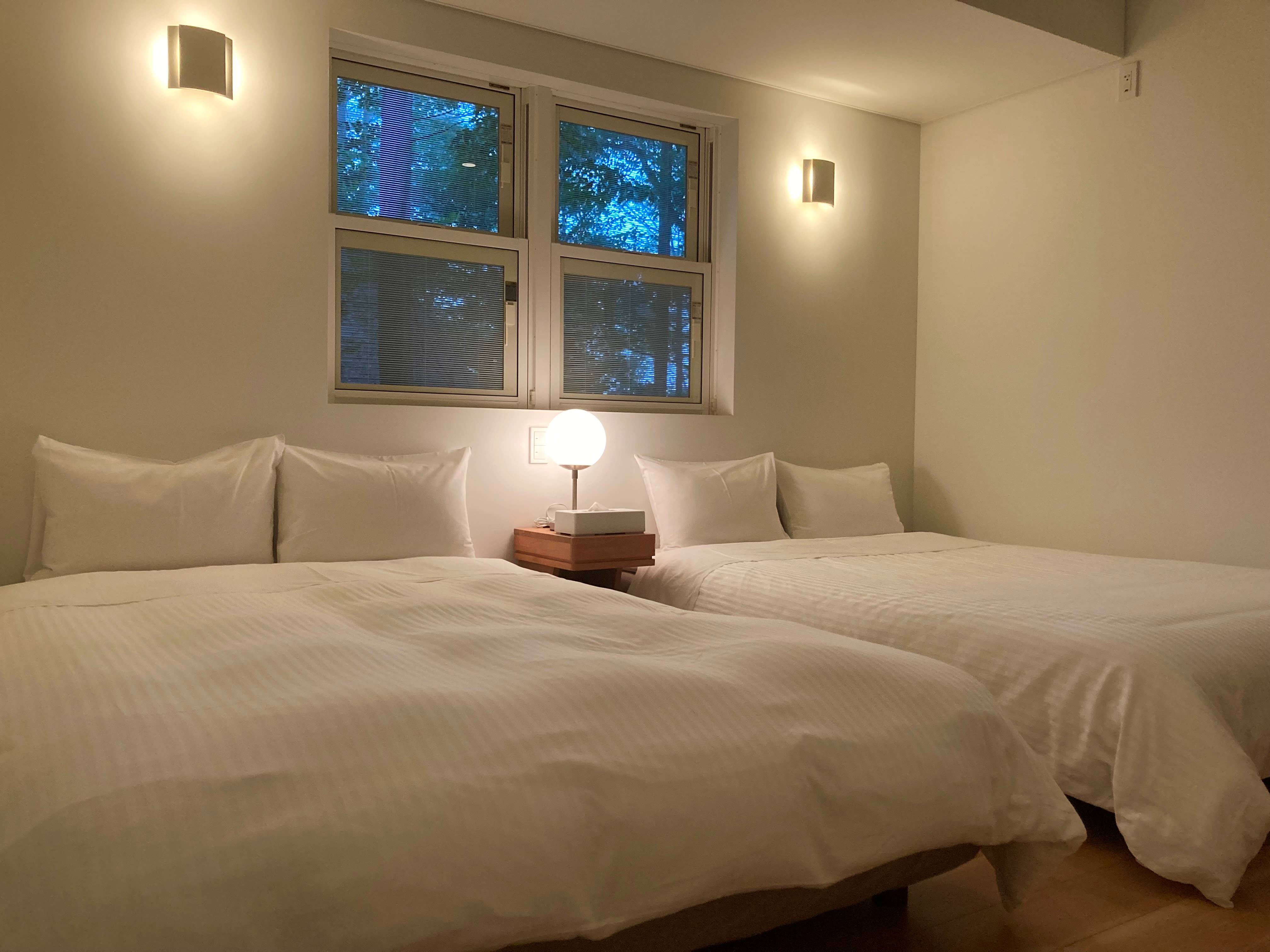 オナーズヒル２４　１Fベッドルーム（ダブル&times;２）