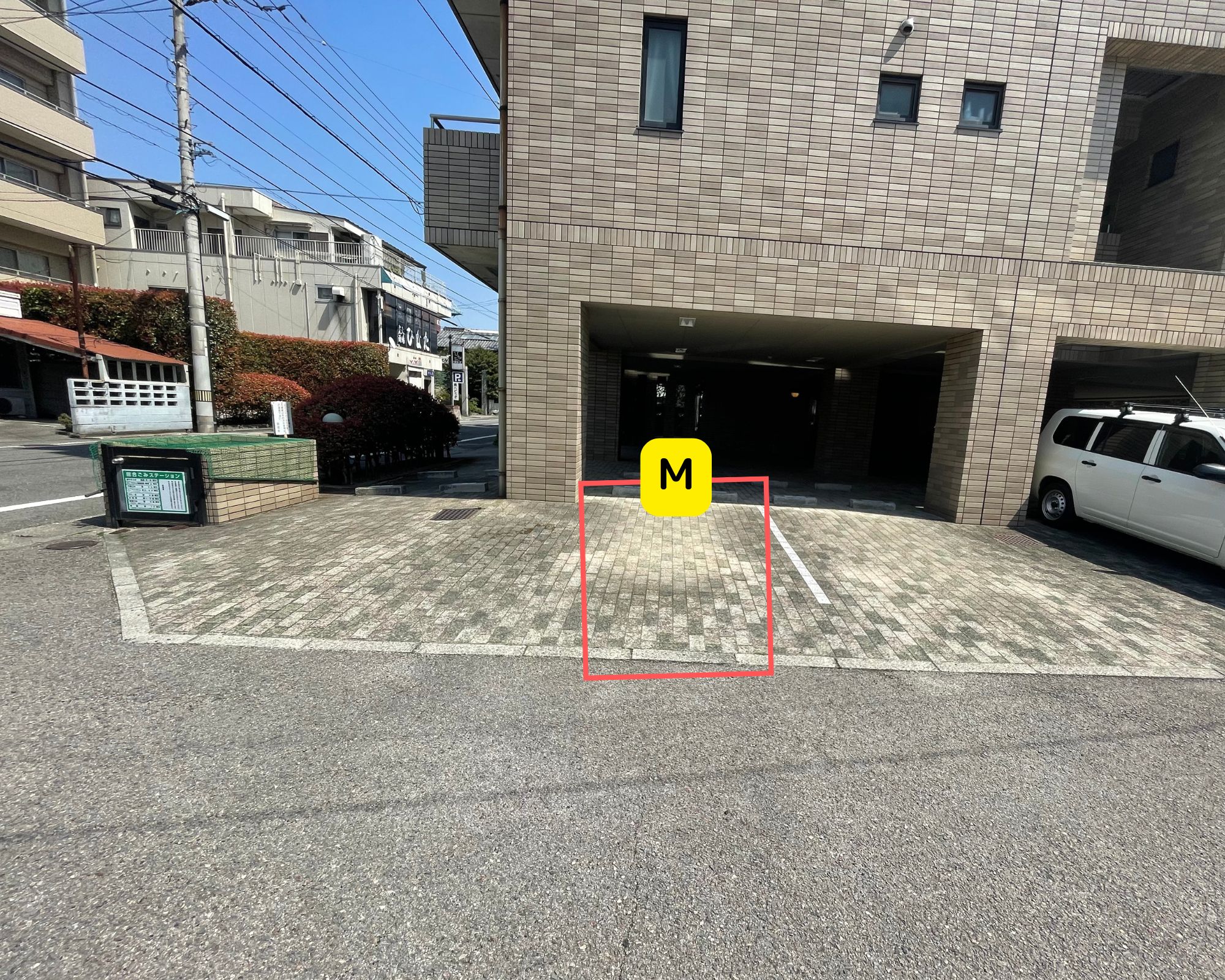 西側駐車場　M