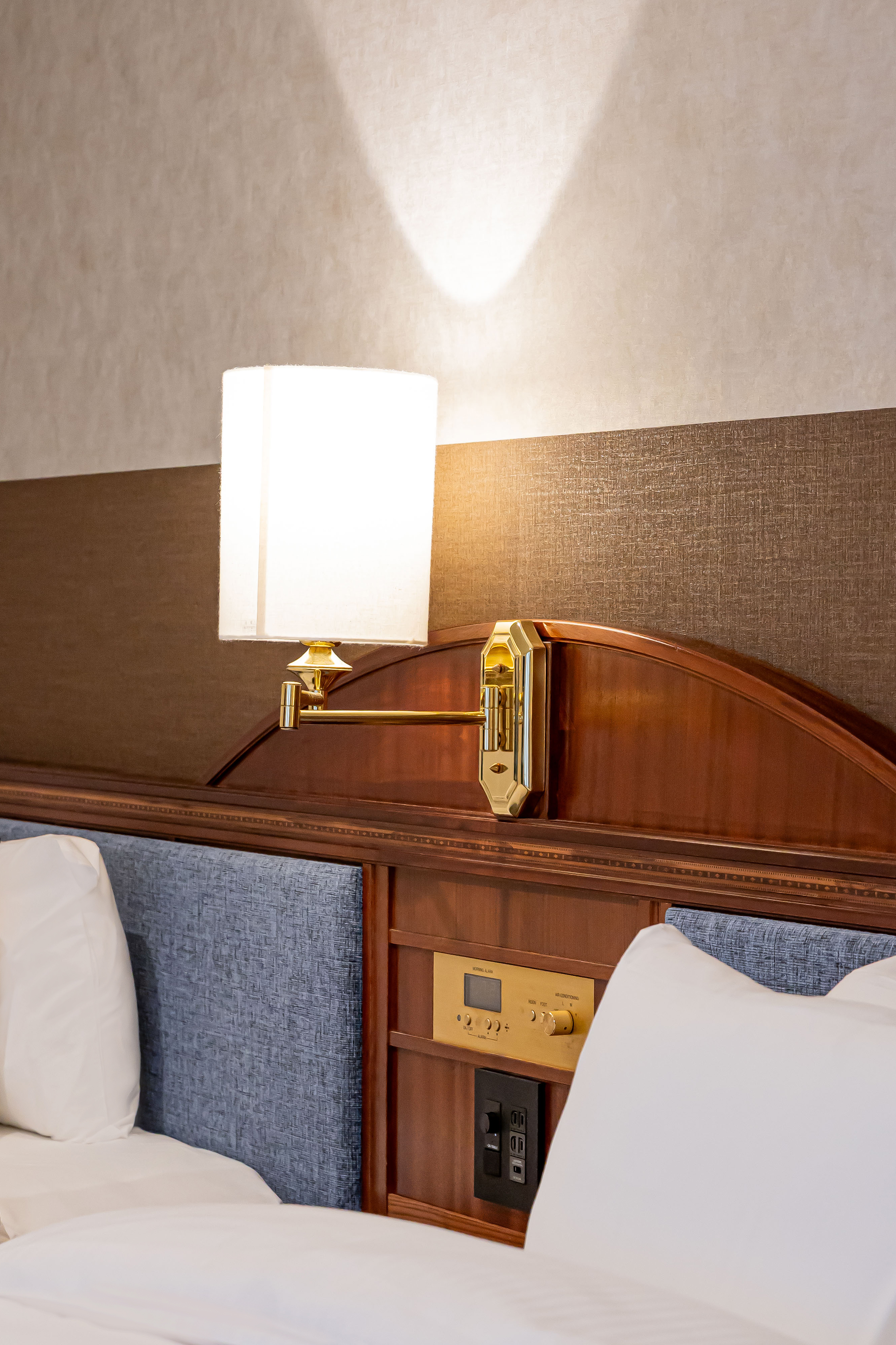 ユニバーサルルーム_ヘッドライト