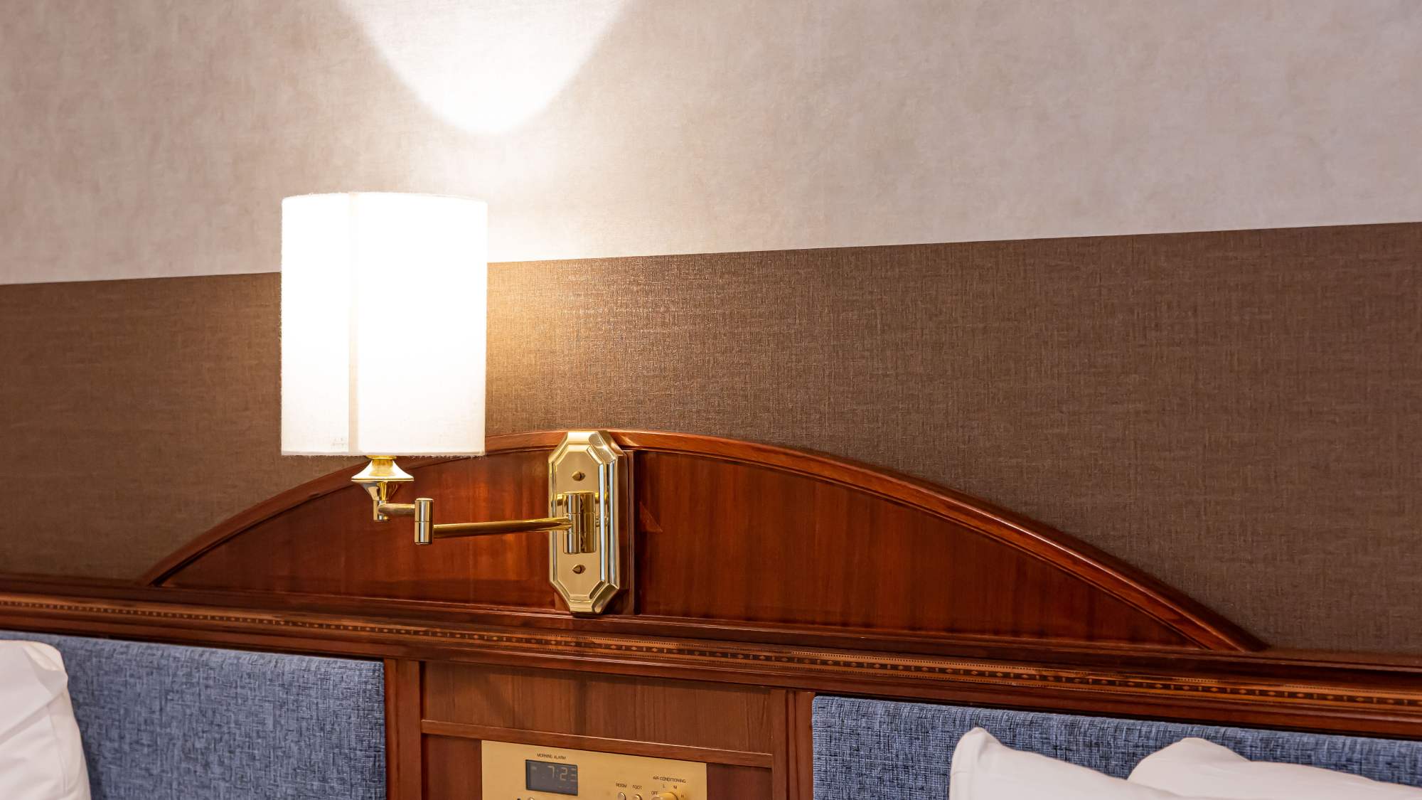 ユニバーサルルーム_ヘッドライト