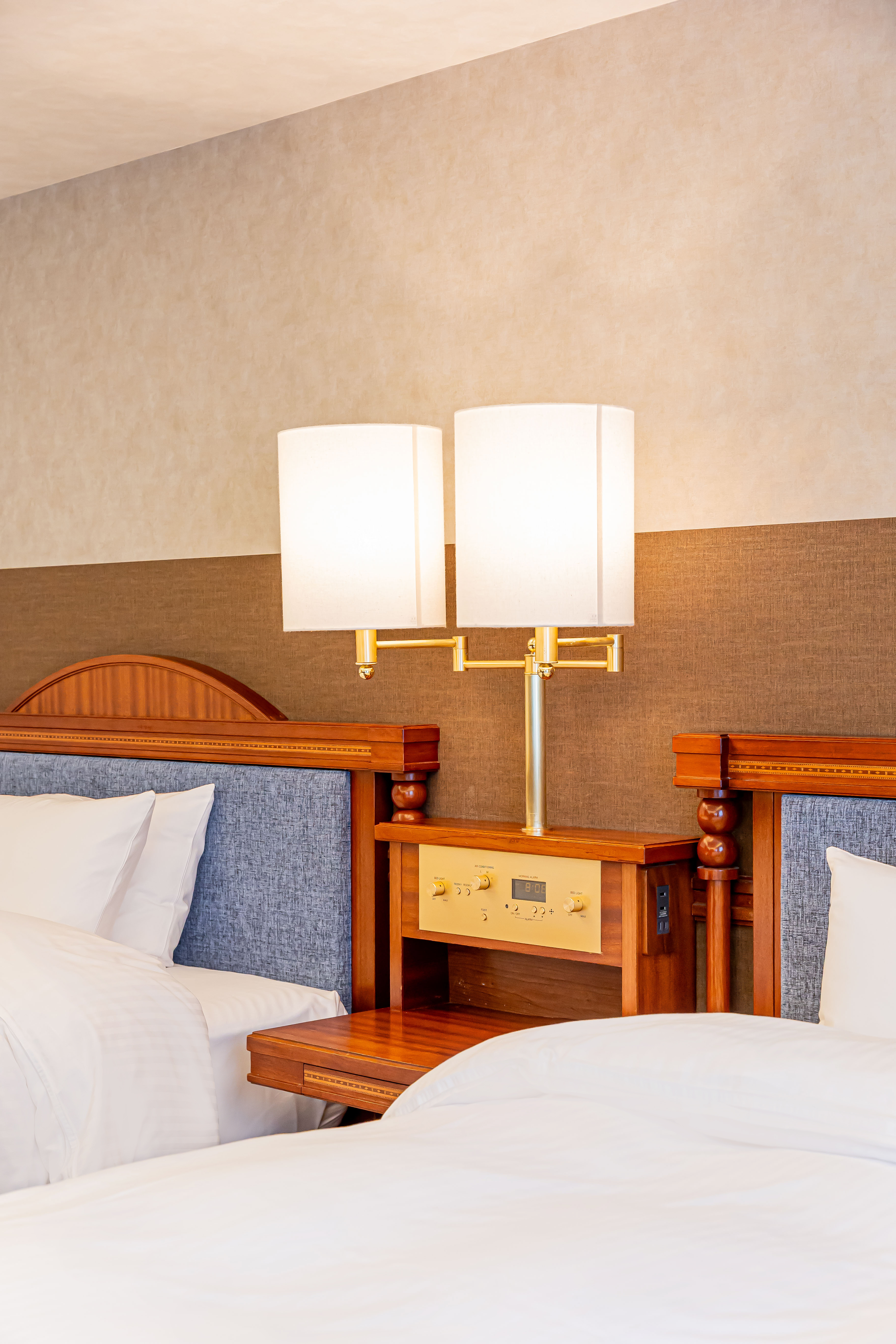 デラックスツインルーム_ベットライト